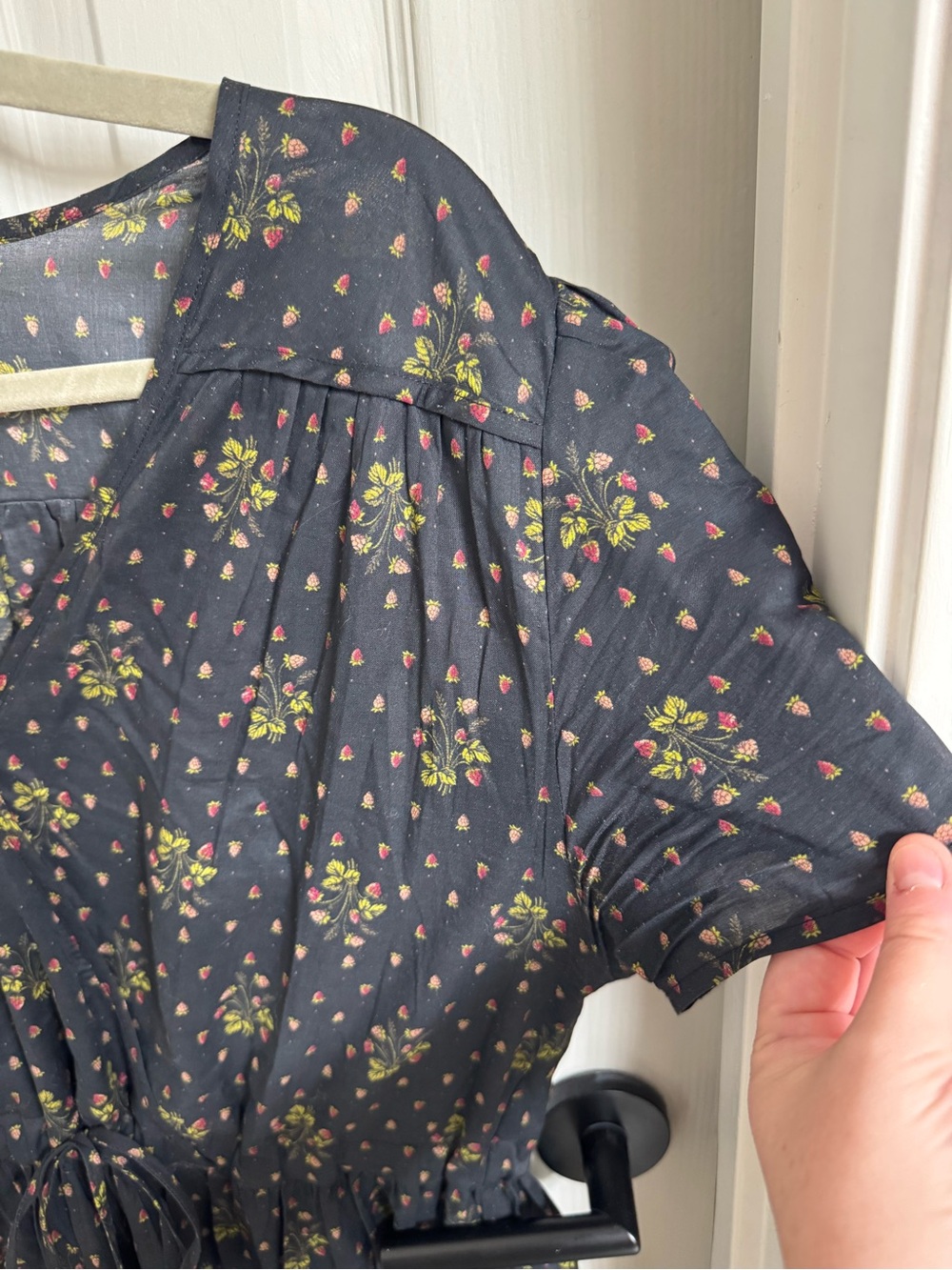 Christy Dawn Simple Dawn Dress — Noir Strawberry Large - Picture 7 of 11